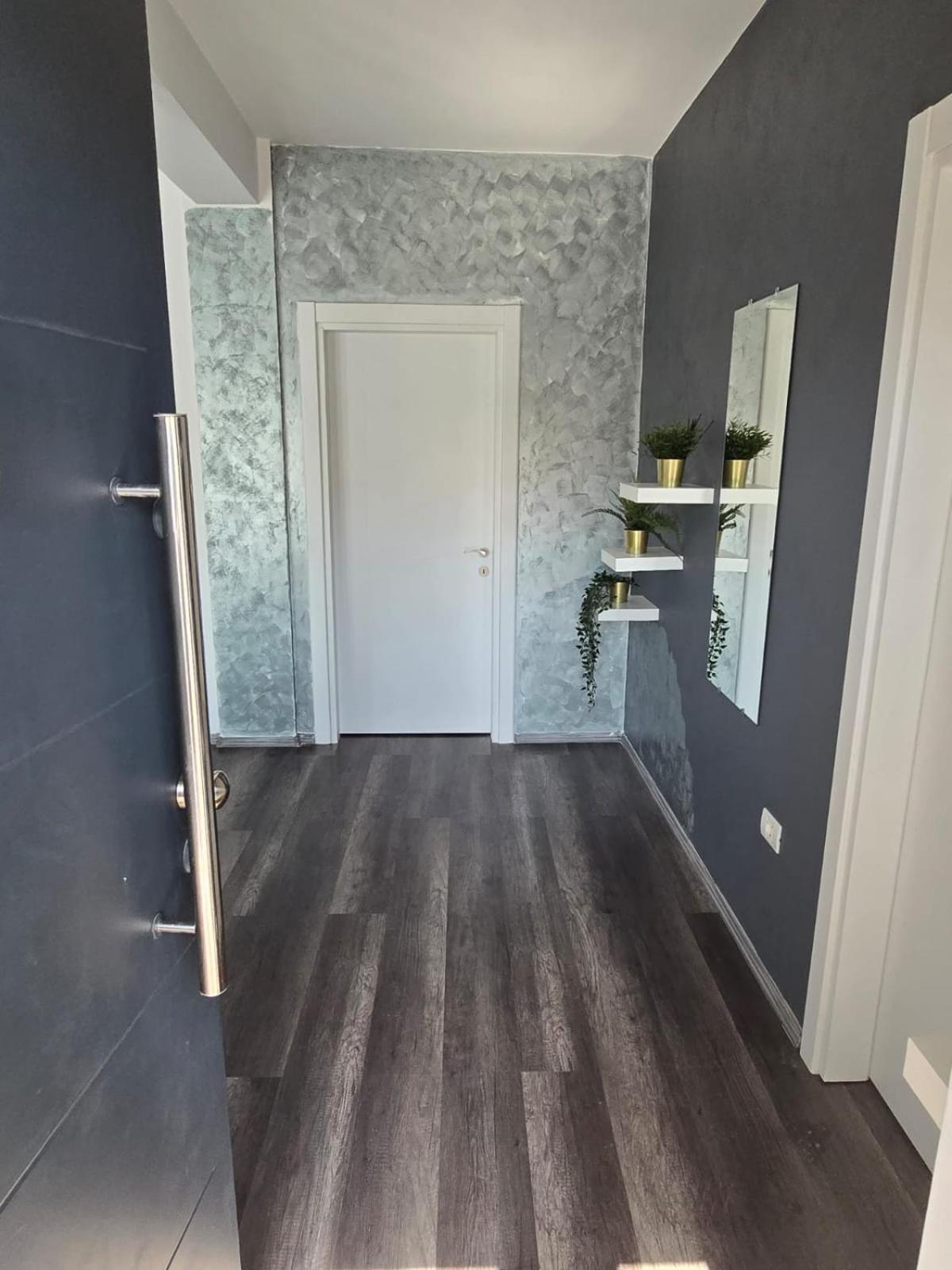 Da Apartment Otopeni